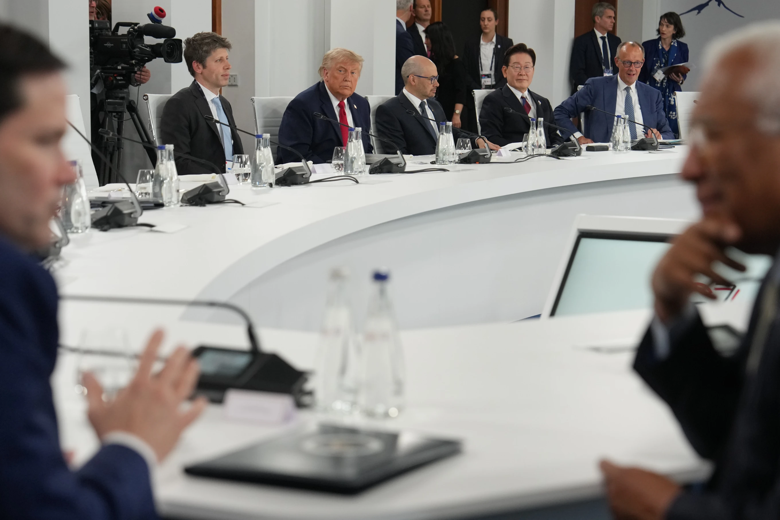 G7 discusses cooperation mechanism to mitigate AI risks